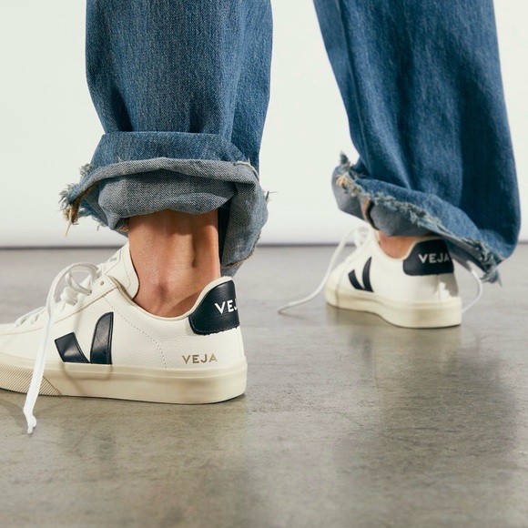 VEJA Campo Sneakers - Extra White/Black - Size 8 - Picture 3 of 8